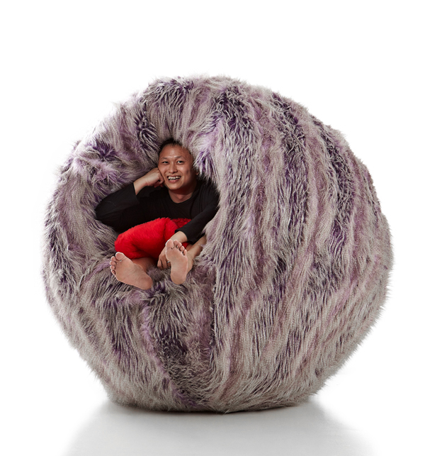Cette grosse boule poilue est conçue pour vous blottir dans son cœur
