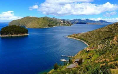 Bolivie : des indigènes nettoient le lac Titicaca pour l’exemple